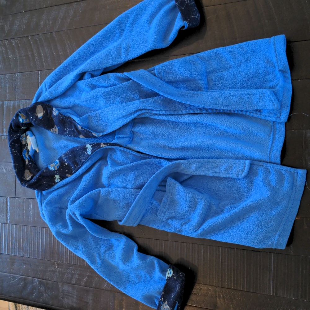 Space print fleece robe